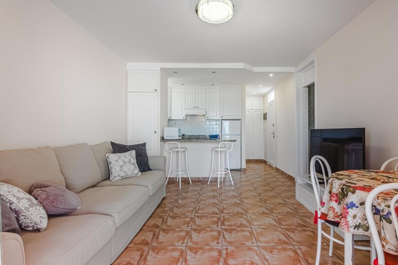 Apartment Apart America - 150 Meters From The Beach, Free Wi-Fi Arona  Exteriér fotografie