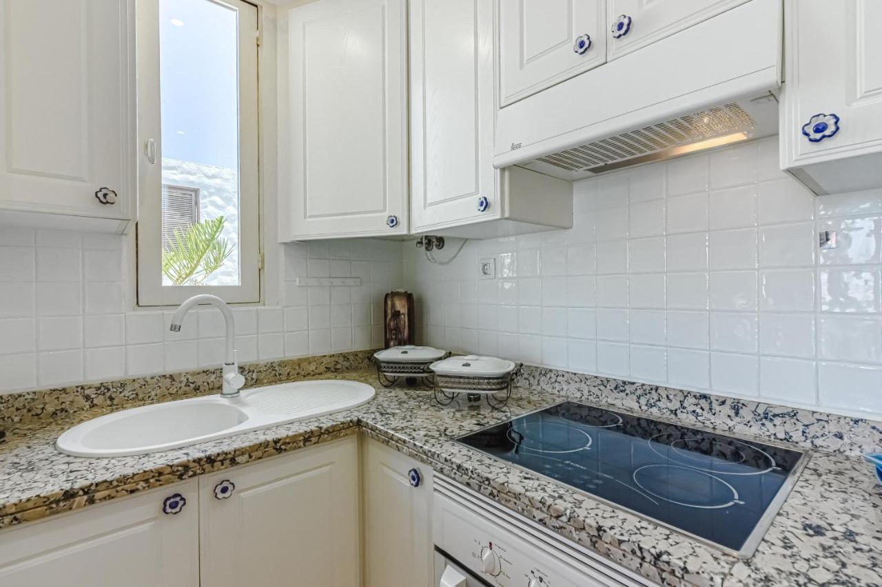 Apartment Apart America - 150 Meters From The Beach, Free Wi-Fi Arona  Exteriér fotografie
