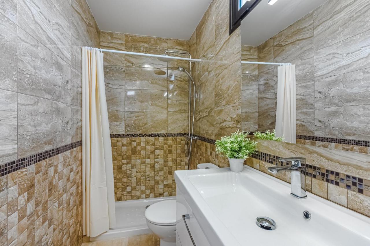 Apartment Apart America - 150 Meters From The Beach, Free Wi-Fi Arona  Exteriér fotografie