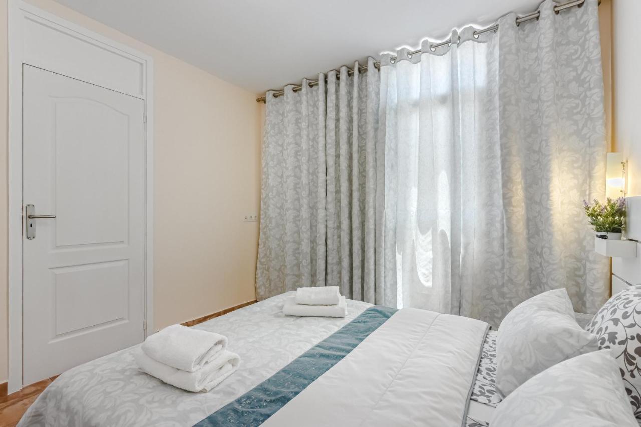 Apartment Apart America - 150 Meters From The Beach, Free Wi-Fi Arona  Exteriér fotografie