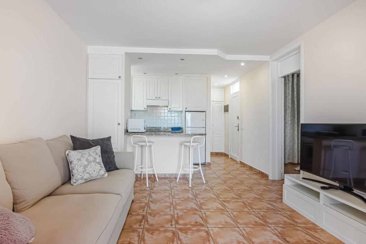 Apartment Apart America - 150 Meters From The Beach, Free Wi-Fi Arona  Exteriér fotografie